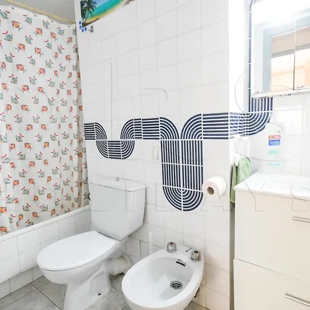 Fenals Beach Apartment *