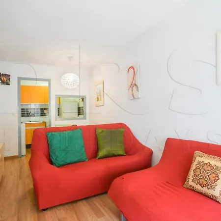 Fenals Beach Apartment Apartamento
